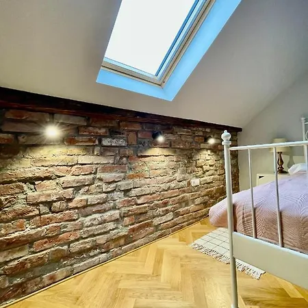 Adorable 3 Bedroom Daire Kaloşvar